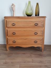 commode en bois ancienne