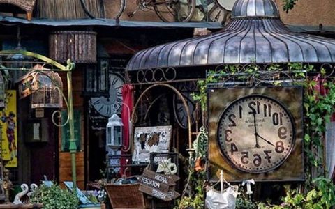 d'antiquités et d'antiquaires