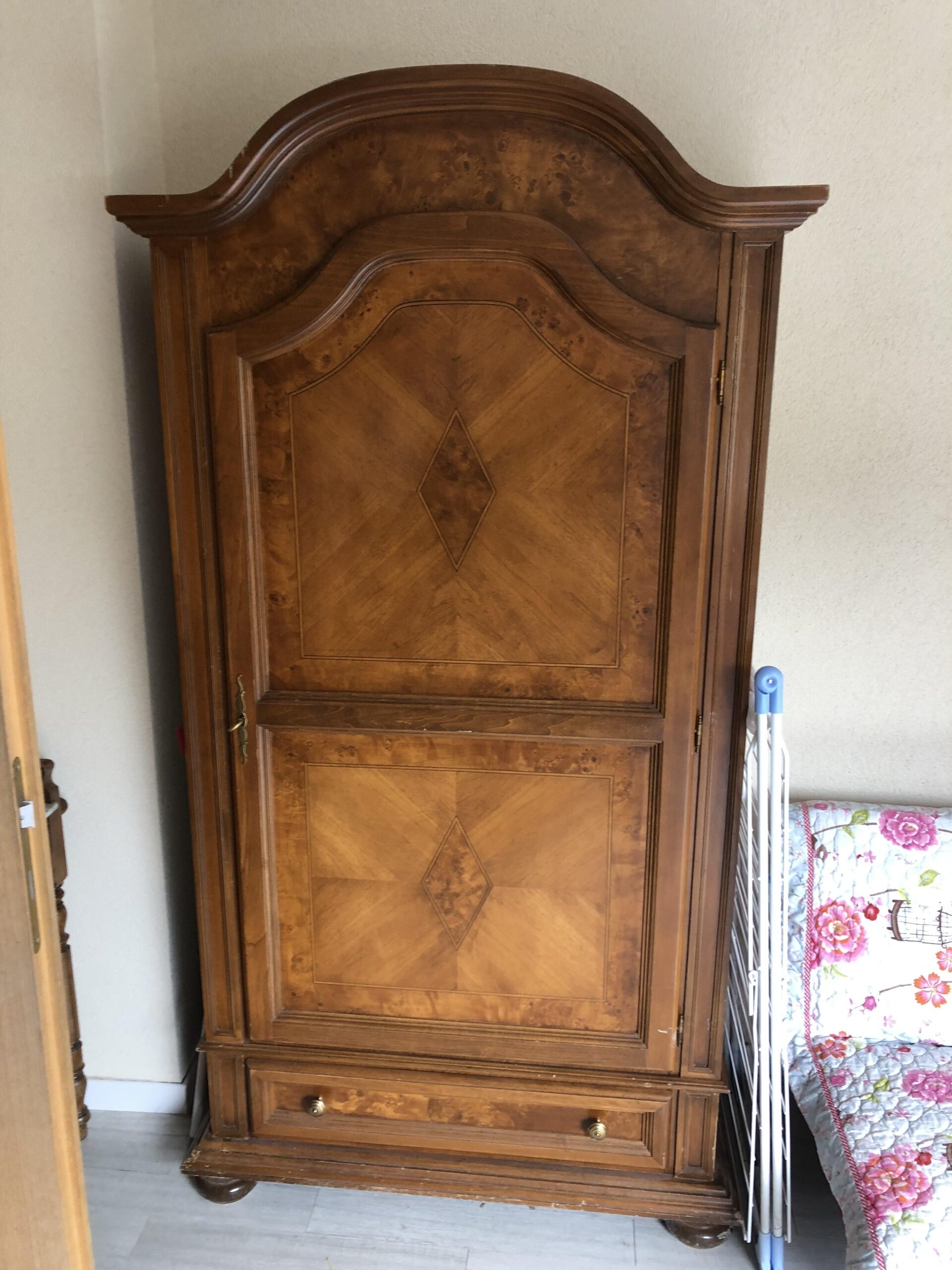 armoire ancien