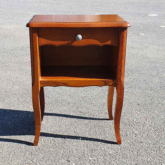 table de nuit ancienne repeinte