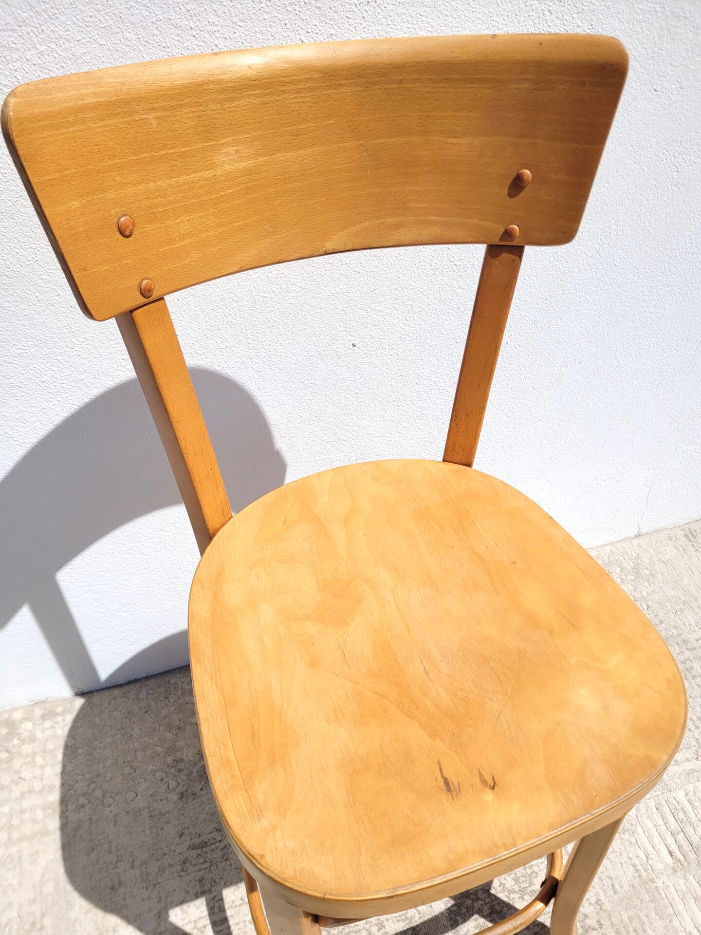 chaise haute en bois ancienne