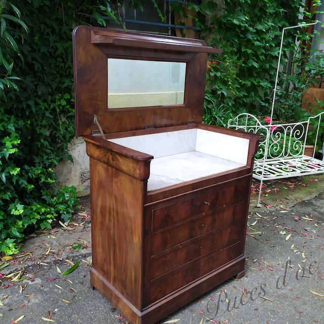 meuble de toilette ancien